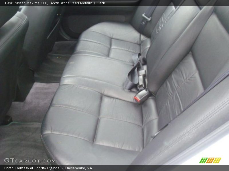 Arctic White Pearl Metallic / Black 1998 Nissan Maxima GLE