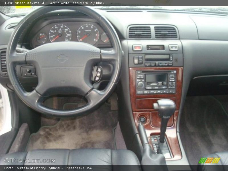 Arctic White Pearl Metallic / Black 1998 Nissan Maxima GLE