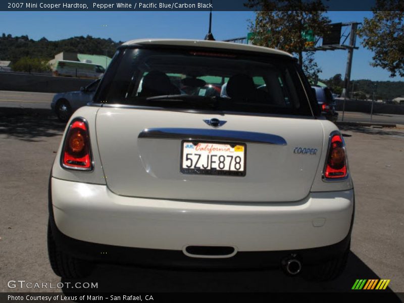 Pepper White / Pacific Blue/Carbon Black 2007 Mini Cooper Hardtop