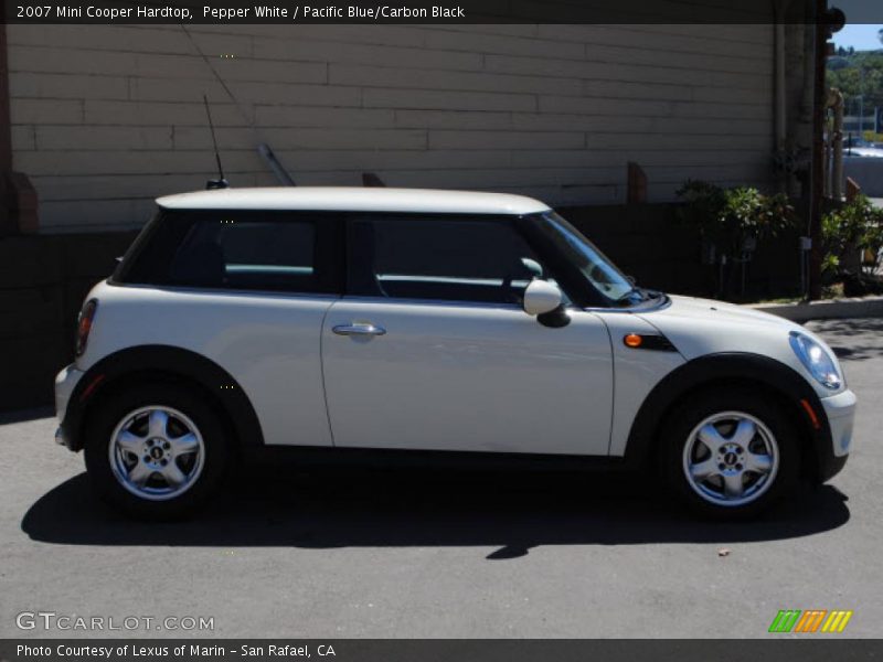 Pepper White / Pacific Blue/Carbon Black 2007 Mini Cooper Hardtop