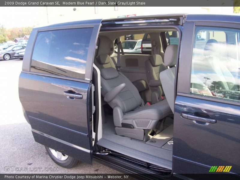 Modern Blue Pearl / Dark Slate Gray/Light Shale 2009 Dodge Grand Caravan SE