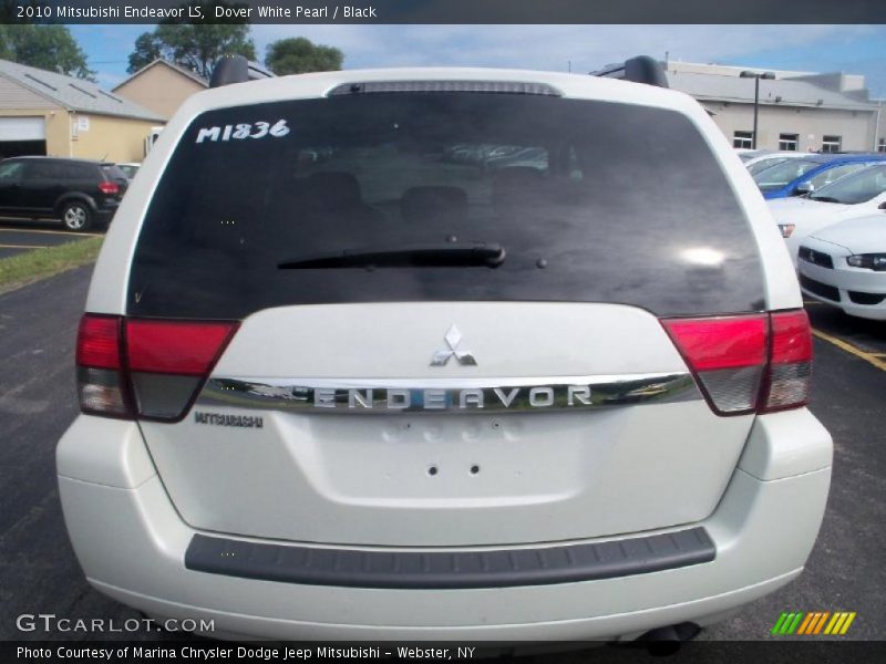 Dover White Pearl / Black 2010 Mitsubishi Endeavor LS