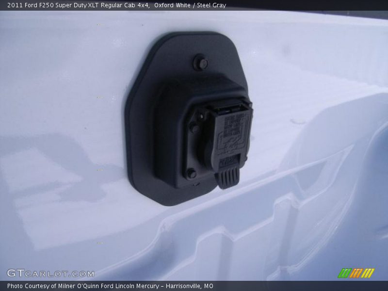 Oxford White / Steel Gray 2011 Ford F250 Super Duty XLT Regular Cab 4x4