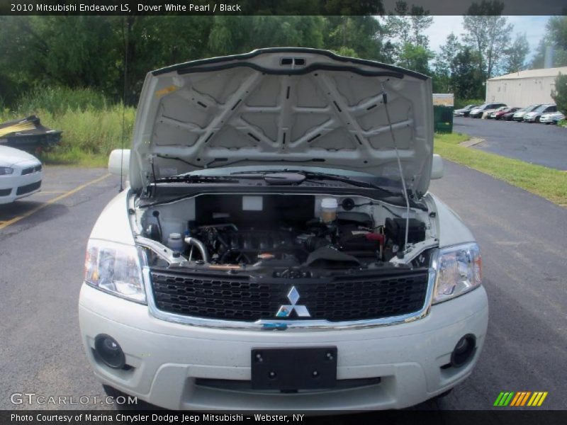 Dover White Pearl / Black 2010 Mitsubishi Endeavor LS