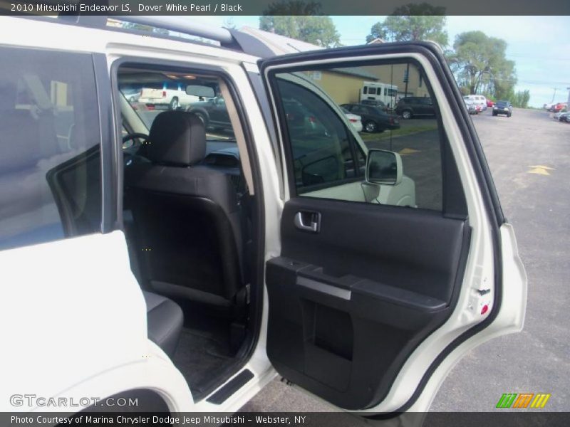 Dover White Pearl / Black 2010 Mitsubishi Endeavor LS