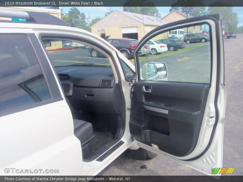 Dover White Pearl / Black 2010 Mitsubishi Endeavor LS