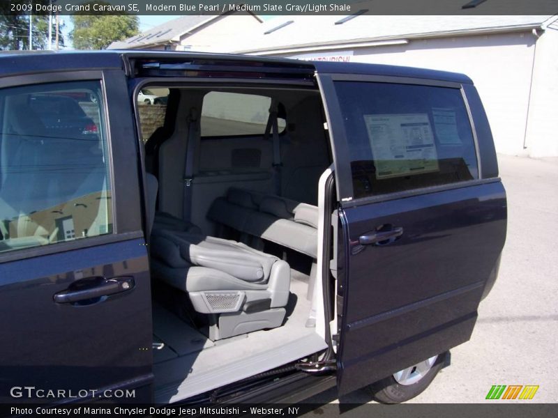 Modern Blue Pearl / Medium Slate Gray/Light Shale 2009 Dodge Grand Caravan SE
