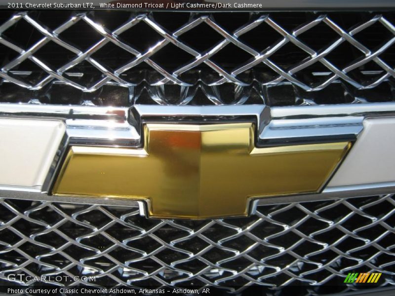 White Diamond Tricoat / Light Cashmere/Dark Cashmere 2011 Chevrolet Suburban LTZ