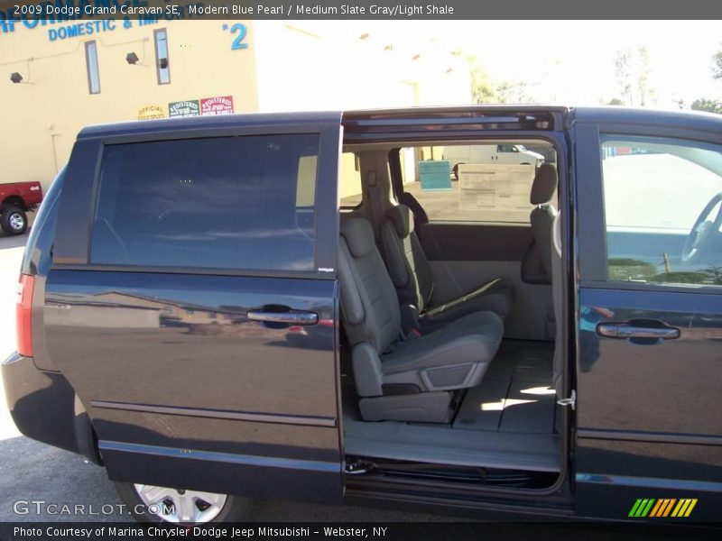 Modern Blue Pearl / Medium Slate Gray/Light Shale 2009 Dodge Grand Caravan SE