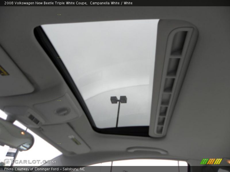 Campanella White / White 2008 Volkswagen New Beetle Triple White Coupe