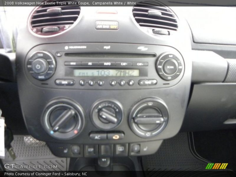 Campanella White / White 2008 Volkswagen New Beetle Triple White Coupe
