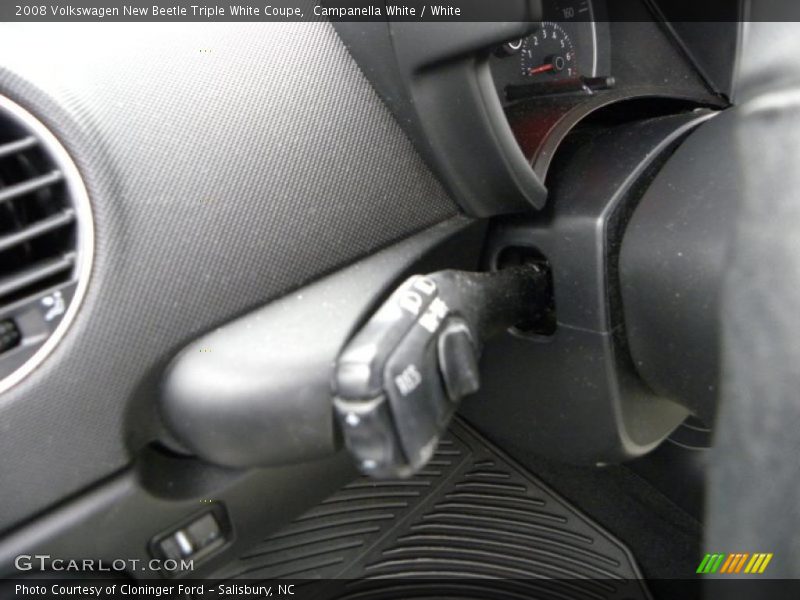 Campanella White / White 2008 Volkswagen New Beetle Triple White Coupe