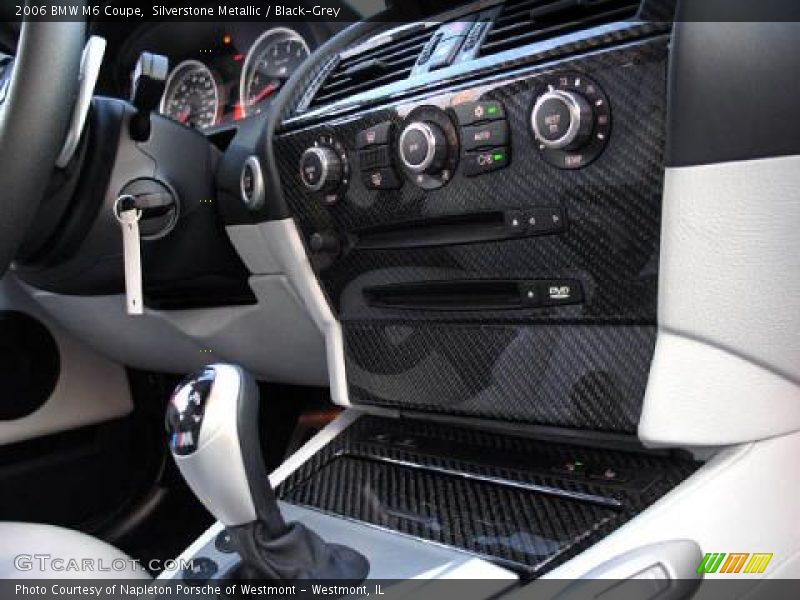 Silverstone Metallic / Black-Grey 2006 BMW M6 Coupe