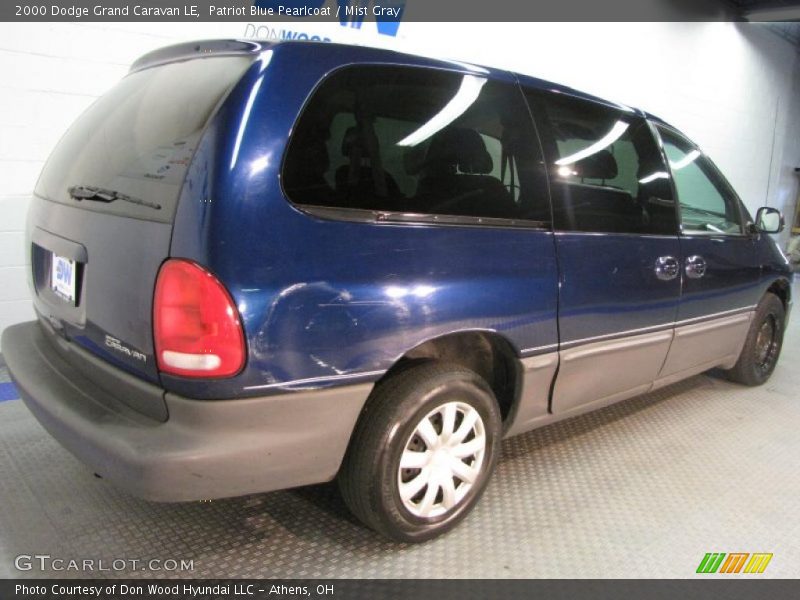 Patriot Blue Pearlcoat / Mist Gray 2000 Dodge Grand Caravan LE