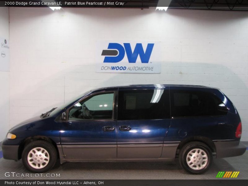 Patriot Blue Pearlcoat / Mist Gray 2000 Dodge Grand Caravan LE
