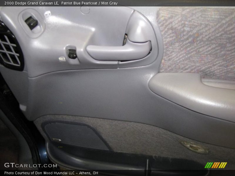 Patriot Blue Pearlcoat / Mist Gray 2000 Dodge Grand Caravan LE