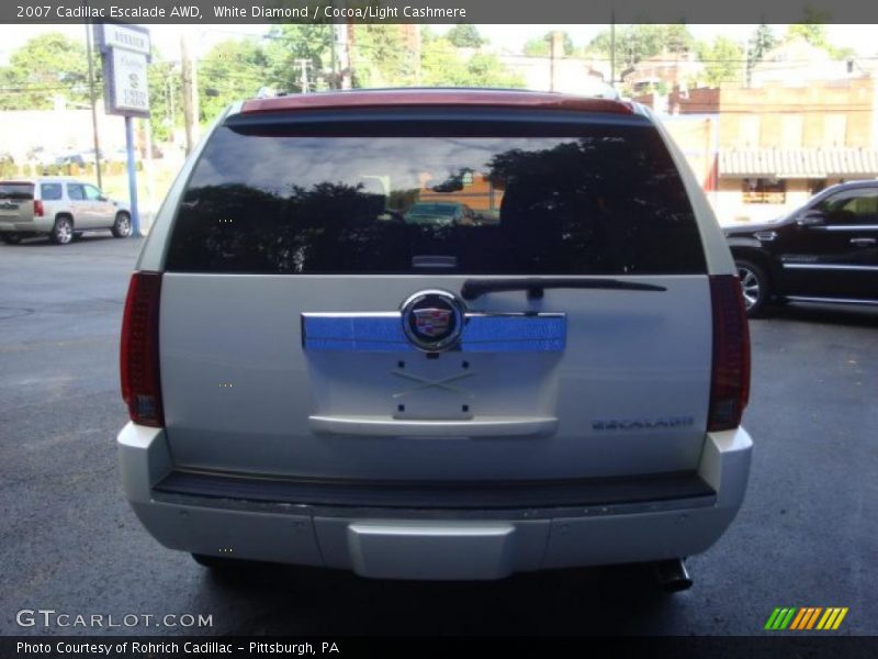 White Diamond / Cocoa/Light Cashmere 2007 Cadillac Escalade AWD