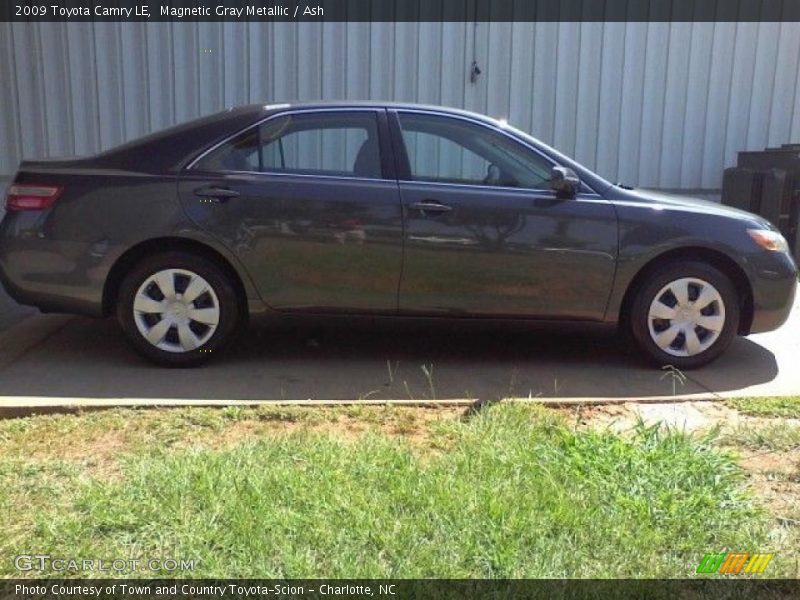 Magnetic Gray Metallic / Ash 2009 Toyota Camry LE