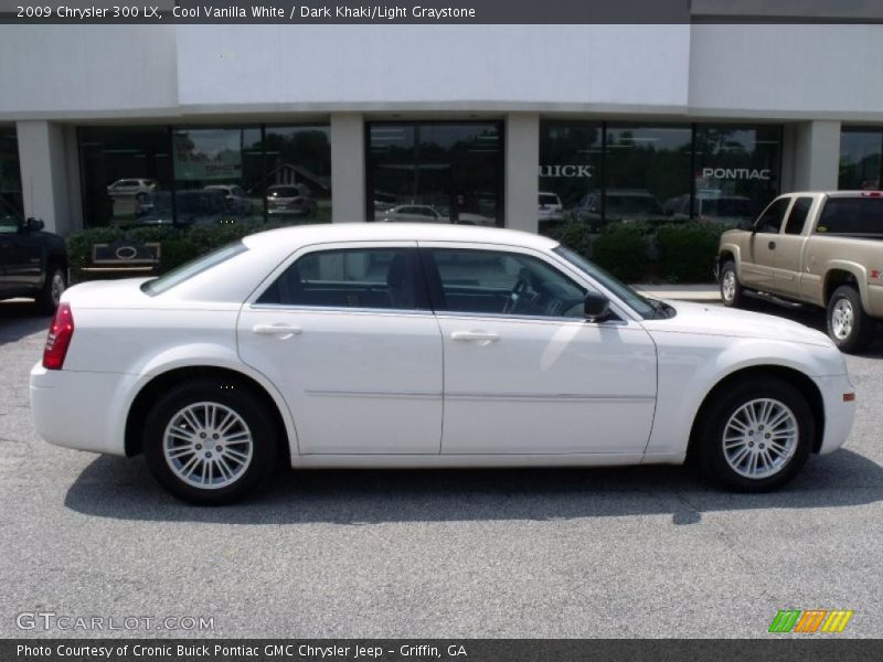 Cool Vanilla White / Dark Khaki/Light Graystone 2009 Chrysler 300 LX