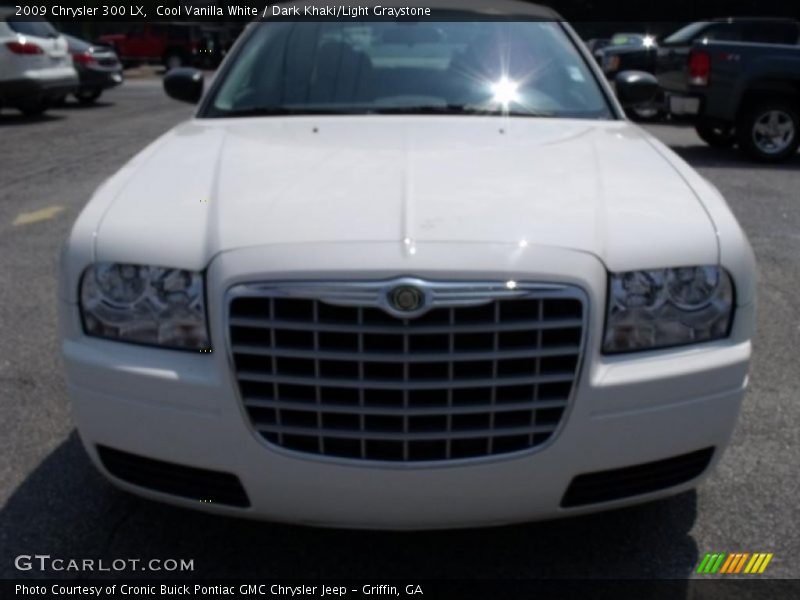 Cool Vanilla White / Dark Khaki/Light Graystone 2009 Chrysler 300 LX