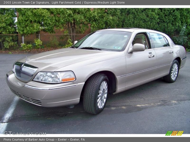 Light Parchment Gold / Espresso/Medium Light Stone 2003 Lincoln Town Car Signature