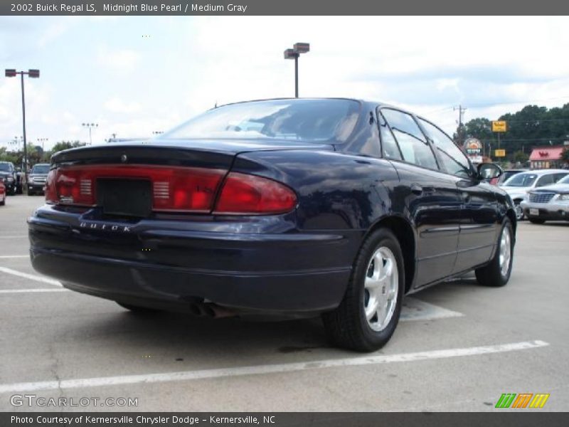 Midnight Blue Pearl / Medium Gray 2002 Buick Regal LS