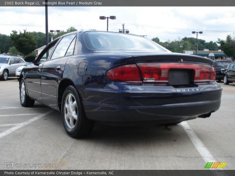 Midnight Blue Pearl / Medium Gray 2002 Buick Regal LS