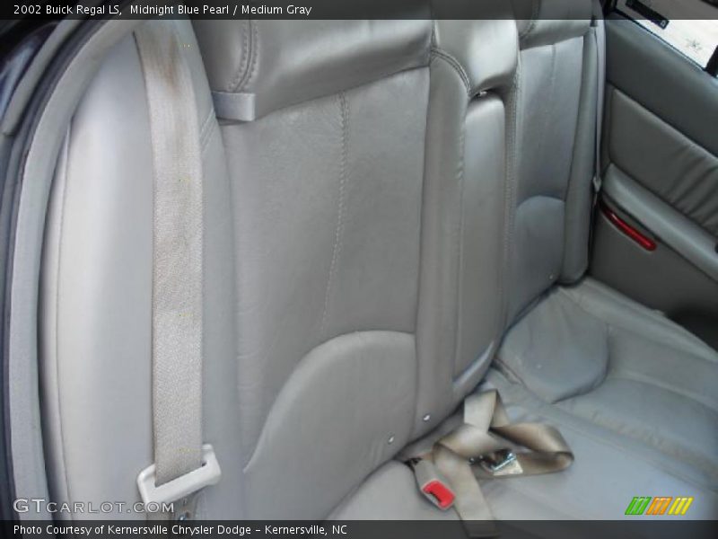 Midnight Blue Pearl / Medium Gray 2002 Buick Regal LS