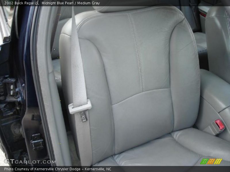 Midnight Blue Pearl / Medium Gray 2002 Buick Regal LS