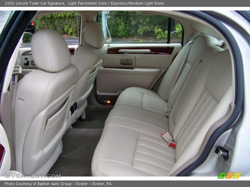 Light Parchment Gold / Espresso/Medium Light Stone 2003 Lincoln Town Car Signature
