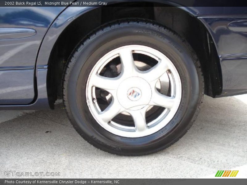 Midnight Blue Pearl / Medium Gray 2002 Buick Regal LS