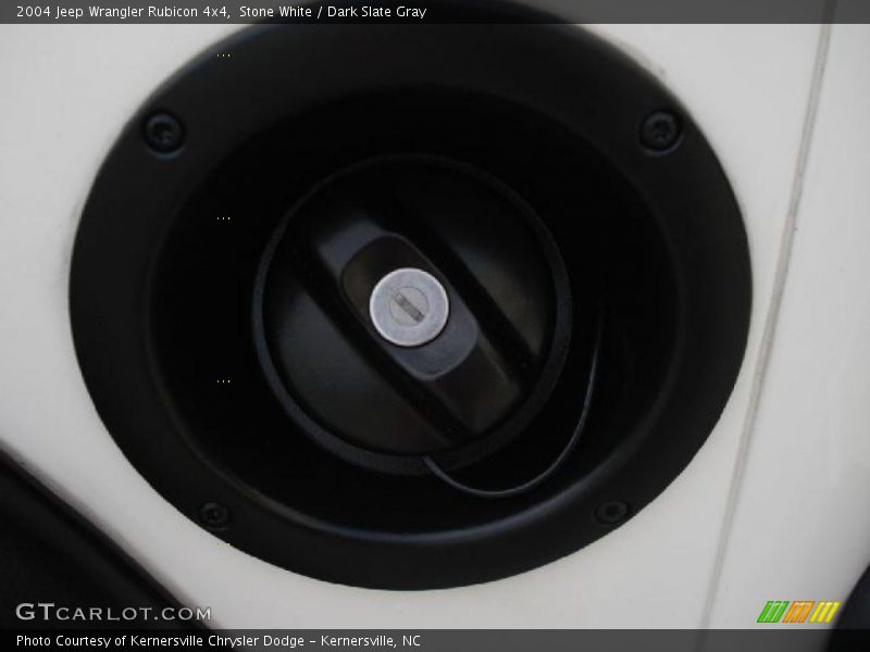 Stone White / Dark Slate Gray 2004 Jeep Wrangler Rubicon 4x4