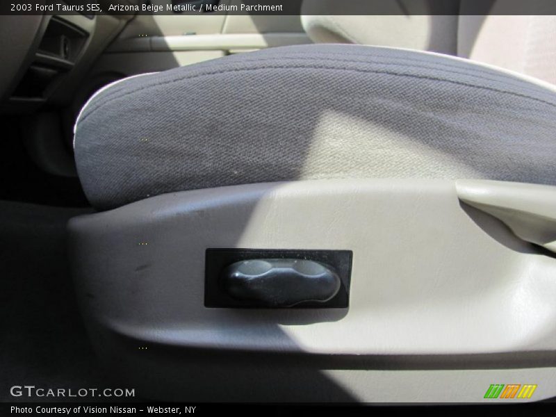 Arizona Beige Metallic / Medium Parchment 2003 Ford Taurus SES