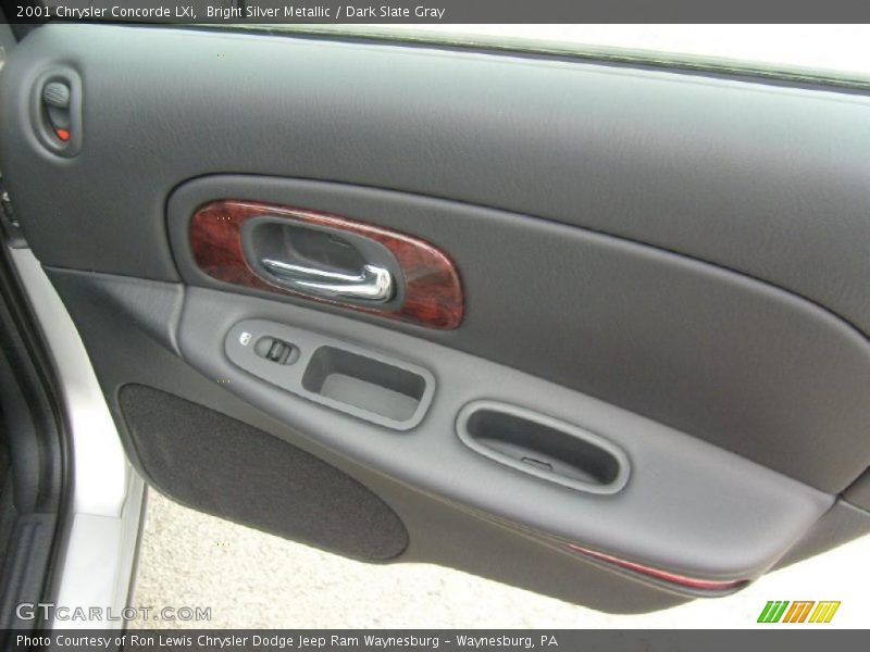 Bright Silver Metallic / Dark Slate Gray 2001 Chrysler Concorde LXi