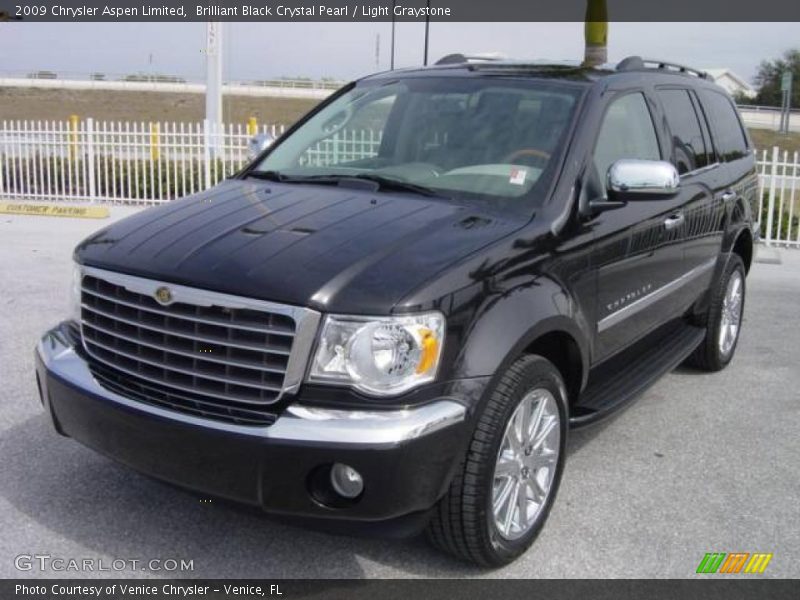 Brilliant Black Crystal Pearl / Light Graystone 2009 Chrysler Aspen Limited