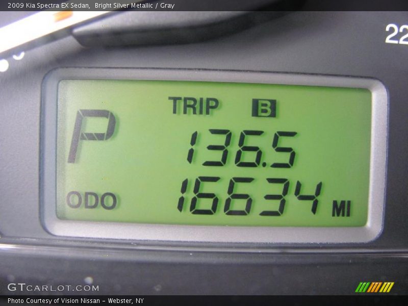 Bright Silver Metallic / Gray 2009 Kia Spectra EX Sedan