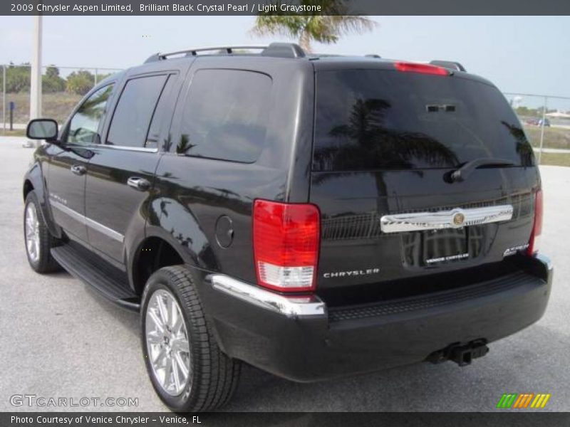 Brilliant Black Crystal Pearl / Light Graystone 2009 Chrysler Aspen Limited