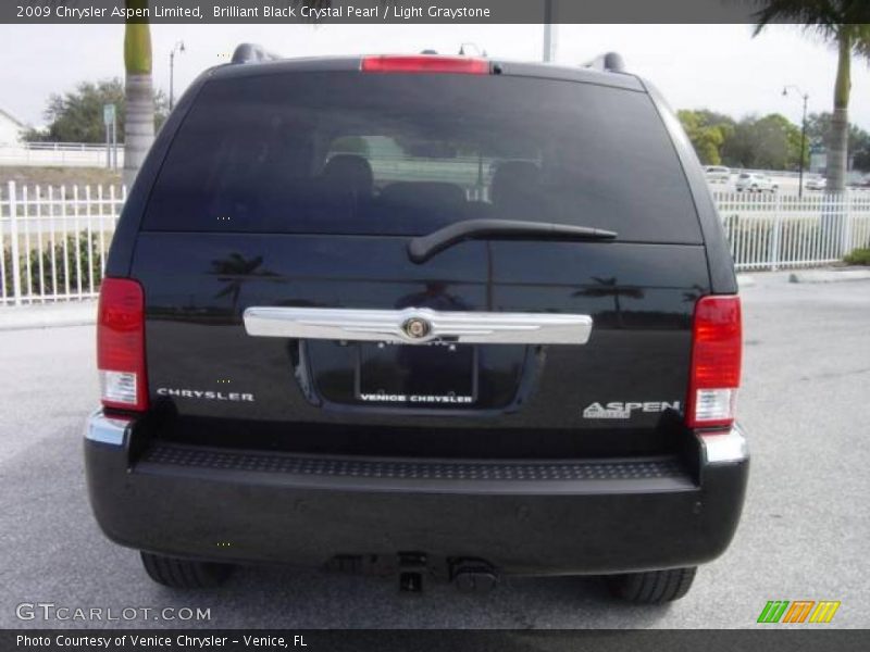 Brilliant Black Crystal Pearl / Light Graystone 2009 Chrysler Aspen Limited