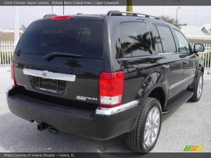 Brilliant Black Crystal Pearl / Light Graystone 2009 Chrysler Aspen Limited
