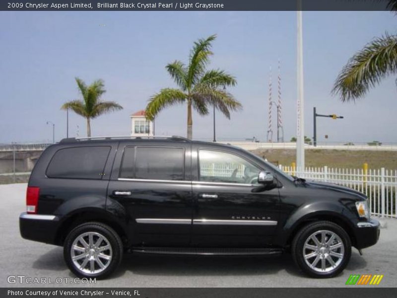 Brilliant Black Crystal Pearl / Light Graystone 2009 Chrysler Aspen Limited