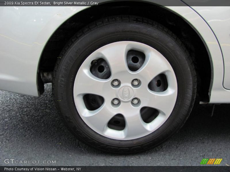 Bright Silver Metallic / Gray 2009 Kia Spectra EX Sedan