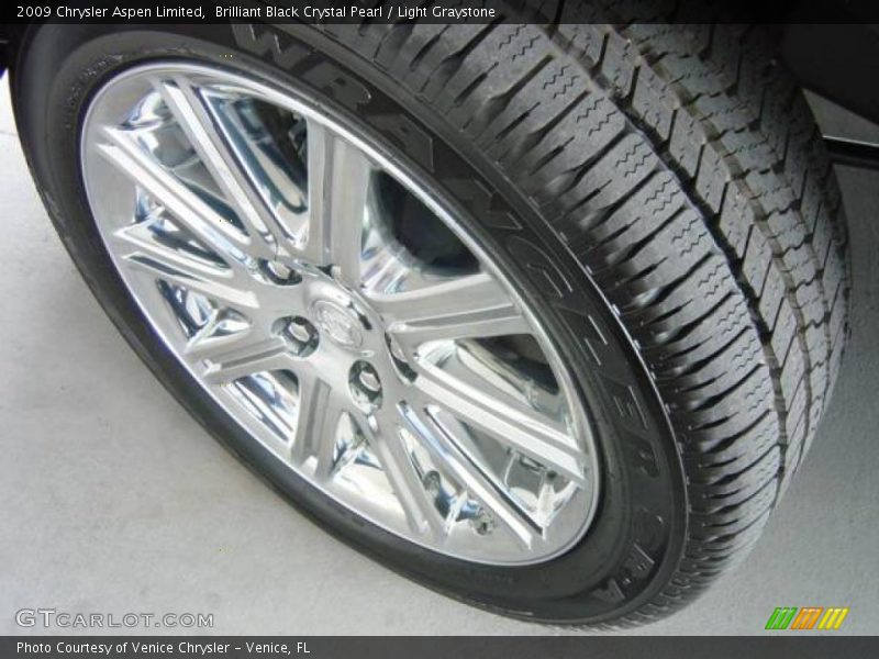 Brilliant Black Crystal Pearl / Light Graystone 2009 Chrysler Aspen Limited