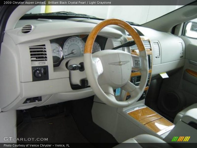 Brilliant Black Crystal Pearl / Light Graystone 2009 Chrysler Aspen Limited