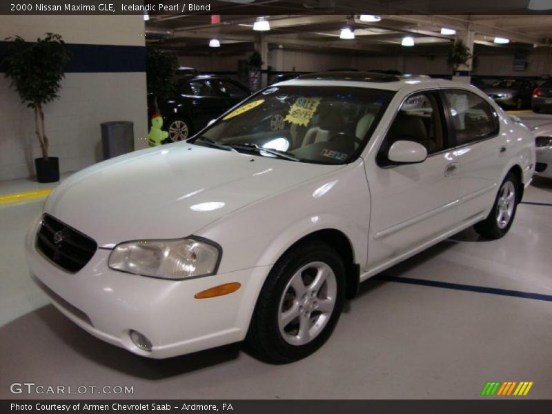 Icelandic Pearl / Blond 2000 Nissan Maxima GLE