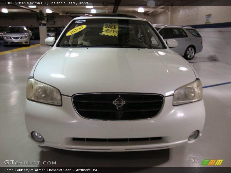 Icelandic Pearl / Blond 2000 Nissan Maxima GLE