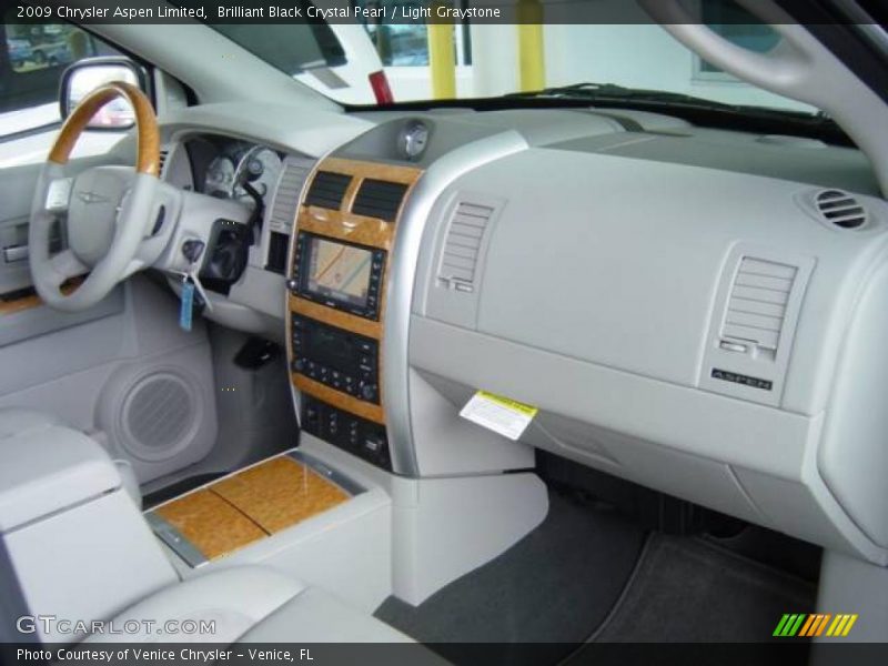 Brilliant Black Crystal Pearl / Light Graystone 2009 Chrysler Aspen Limited