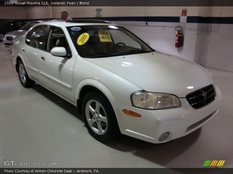 Icelandic Pearl / Blond 2000 Nissan Maxima GLE