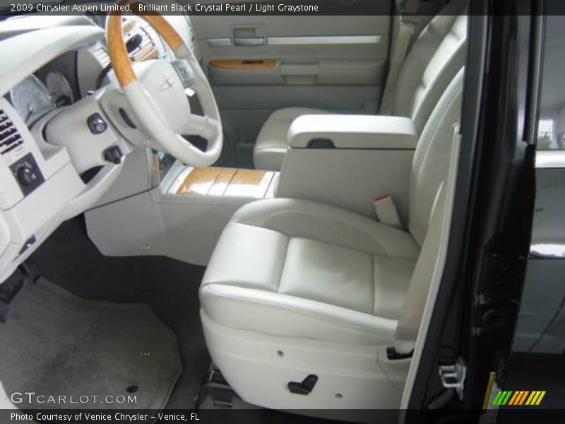 Brilliant Black Crystal Pearl / Light Graystone 2009 Chrysler Aspen Limited