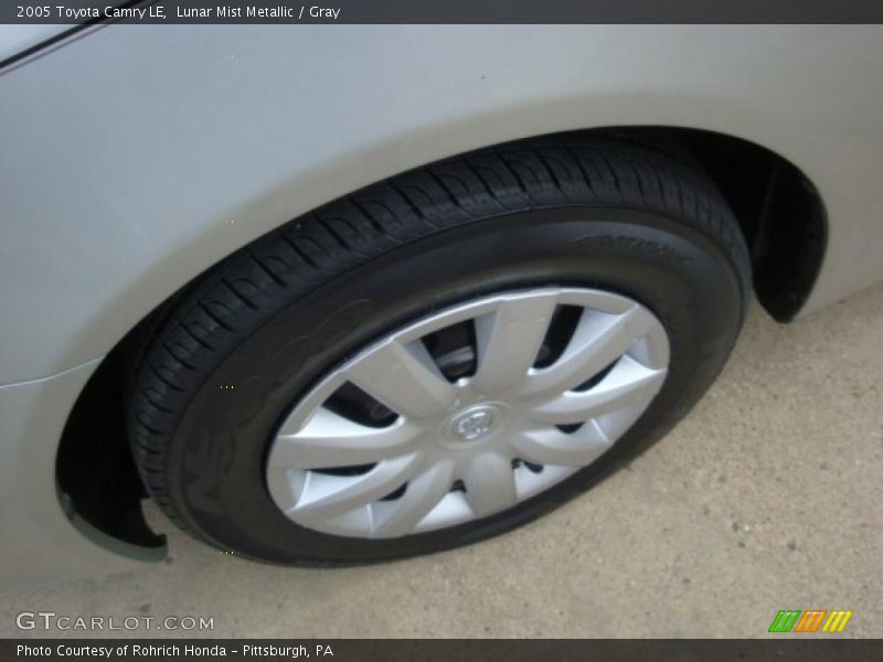 Lunar Mist Metallic / Gray 2005 Toyota Camry LE