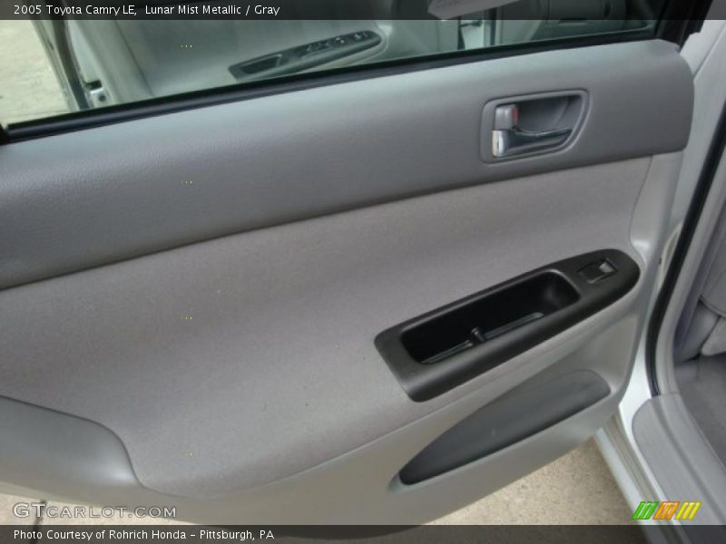 Lunar Mist Metallic / Gray 2005 Toyota Camry LE